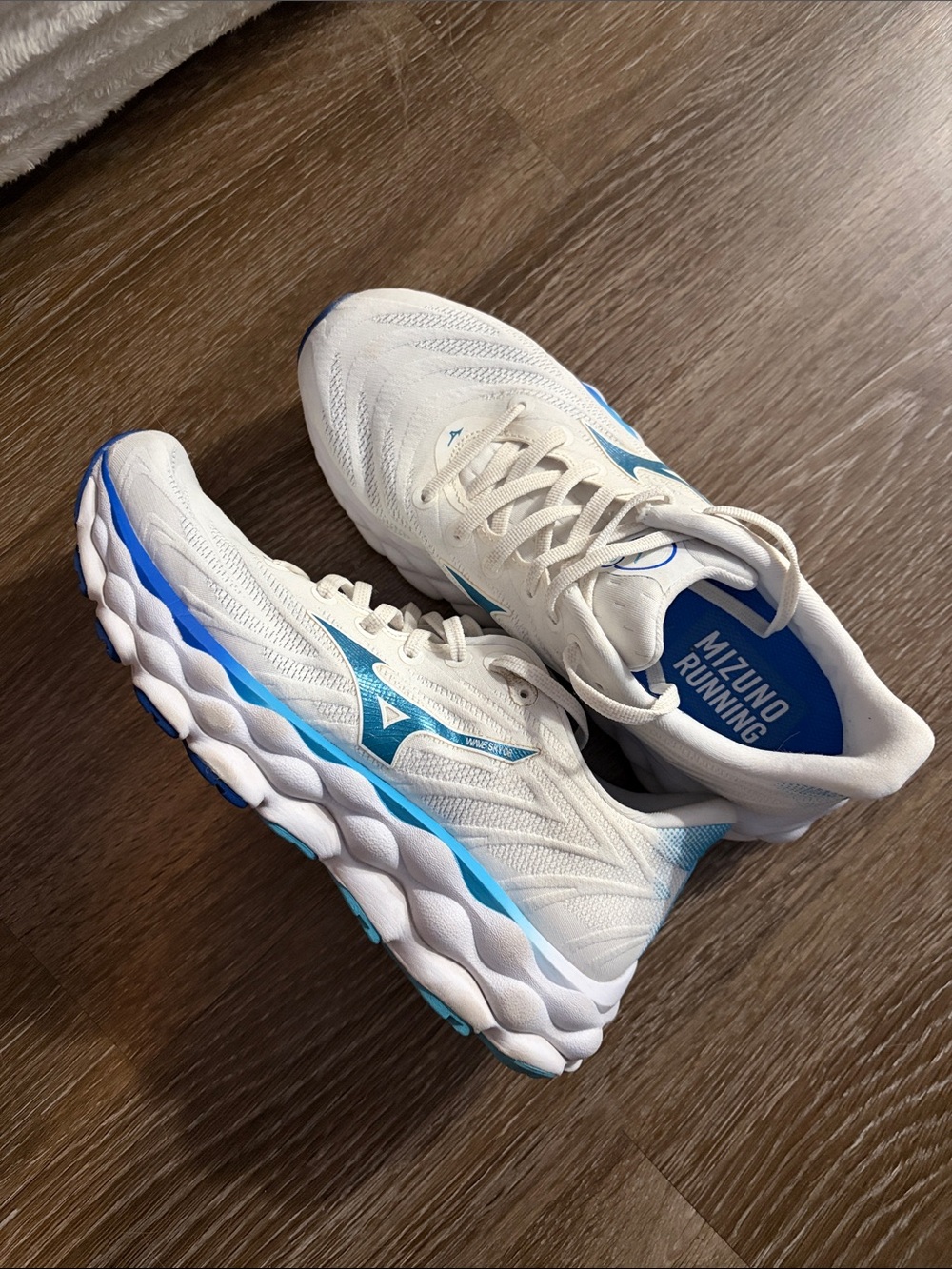 Mizuno Women's White and Blue Athletic Running Shoes